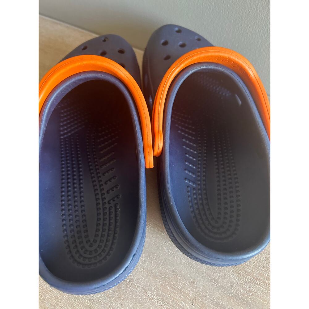 Denver Broncos crocs size 8-9 Women or 6–7 men - Picture 7 of 8